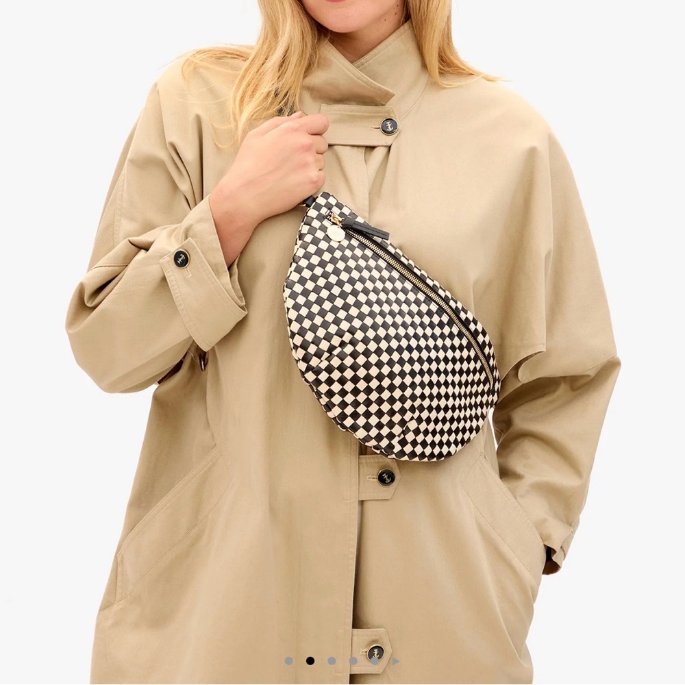 Clare V Black and Cream Grande Fanny Crossbody Bag - Picture 9 of 10